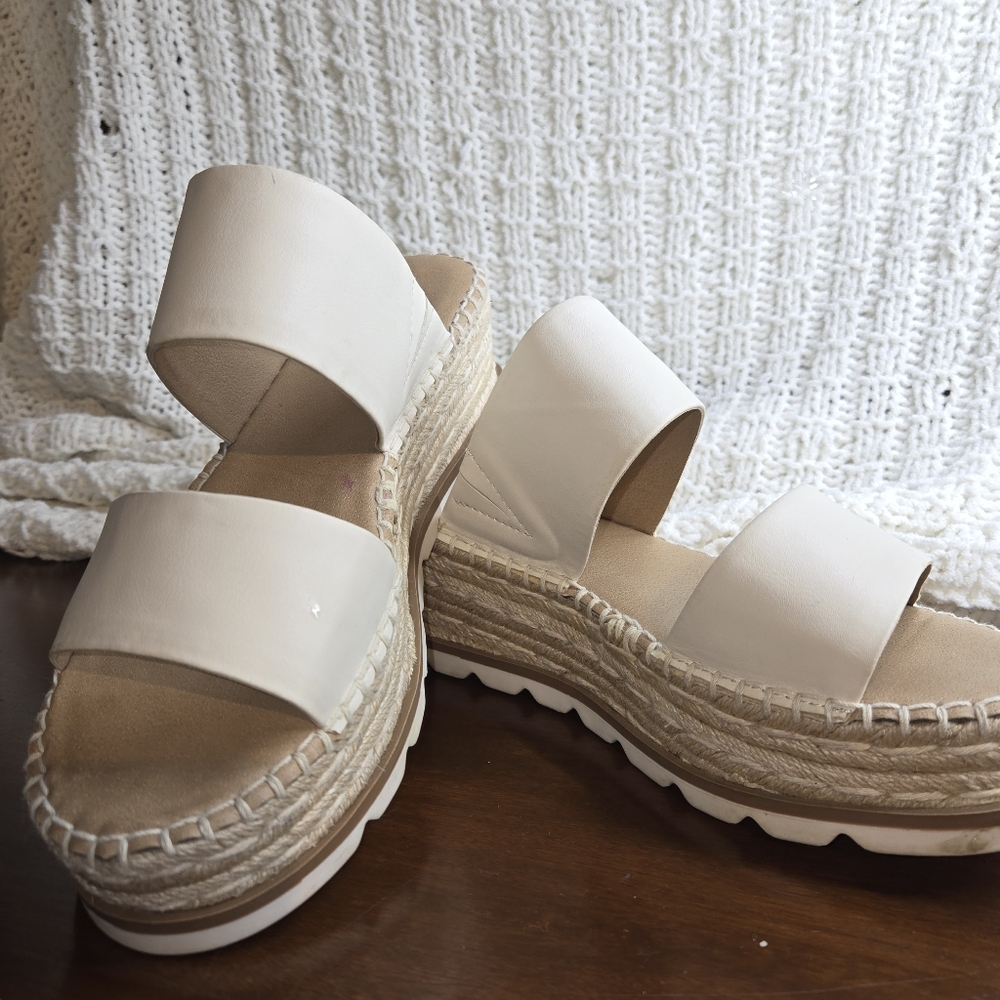 Esprit Cream Espadrilles with Modern Design